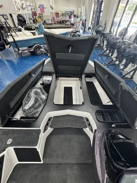 Slide: The Image of Skeeter ZXR20 SE 2026 - 6