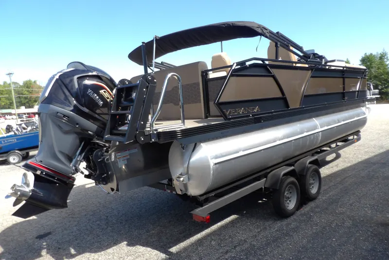 Slide: The Image of Veranda VR235L 2026 - 3