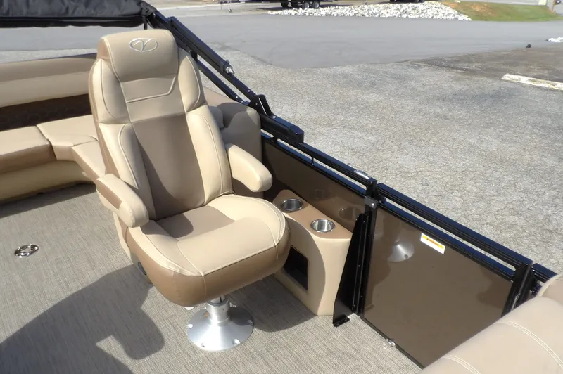 Slide: The Image of Veranda VR235L 2026 - 8