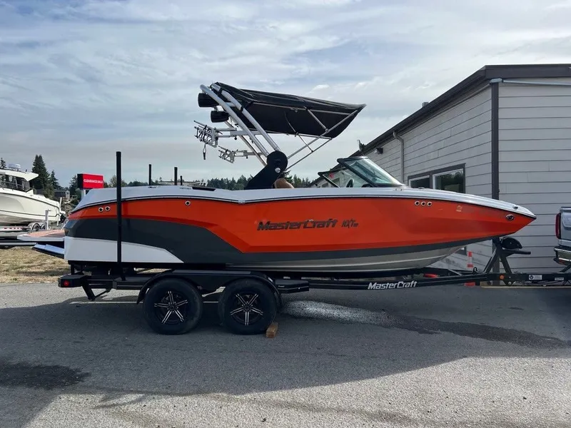Slide: The Image of MasterCraft NXT20 2021 - 1