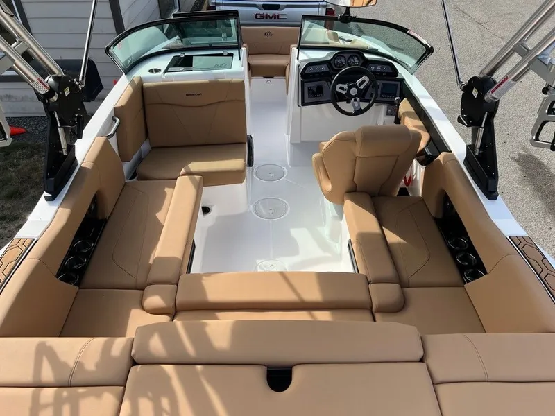 Slide: The Image of MasterCraft NXT20 2021 - 4