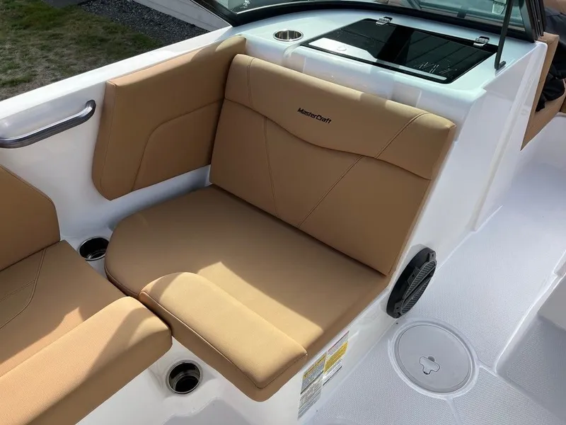 Slide: The Image of MasterCraft NXT20 2021 - 6