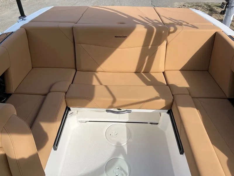 Slide: The Image of MasterCraft NXT20 2021 - 8