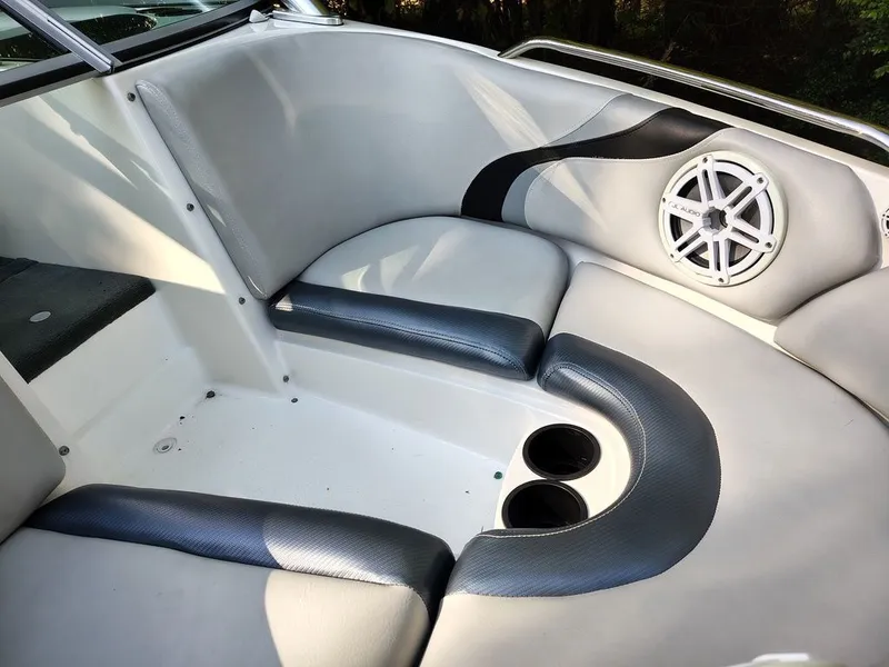 Slide: The Image of MasterCraft X-7 2005 - 8