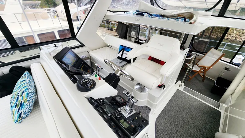 Slide: The Image of Carver 440 Aft Cabin Motor Yacht 1995 - 17