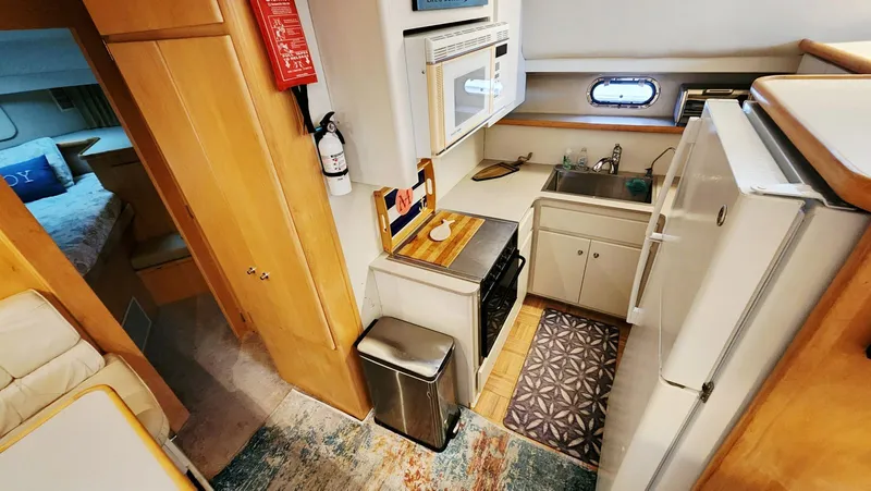 Slide: The Image of Carver 440 Aft Cabin Motor Yacht 1995 - 27