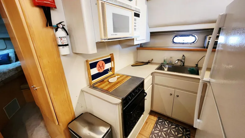 Slide: The Image of Carver 440 Aft Cabin Motor Yacht 1995 - 28