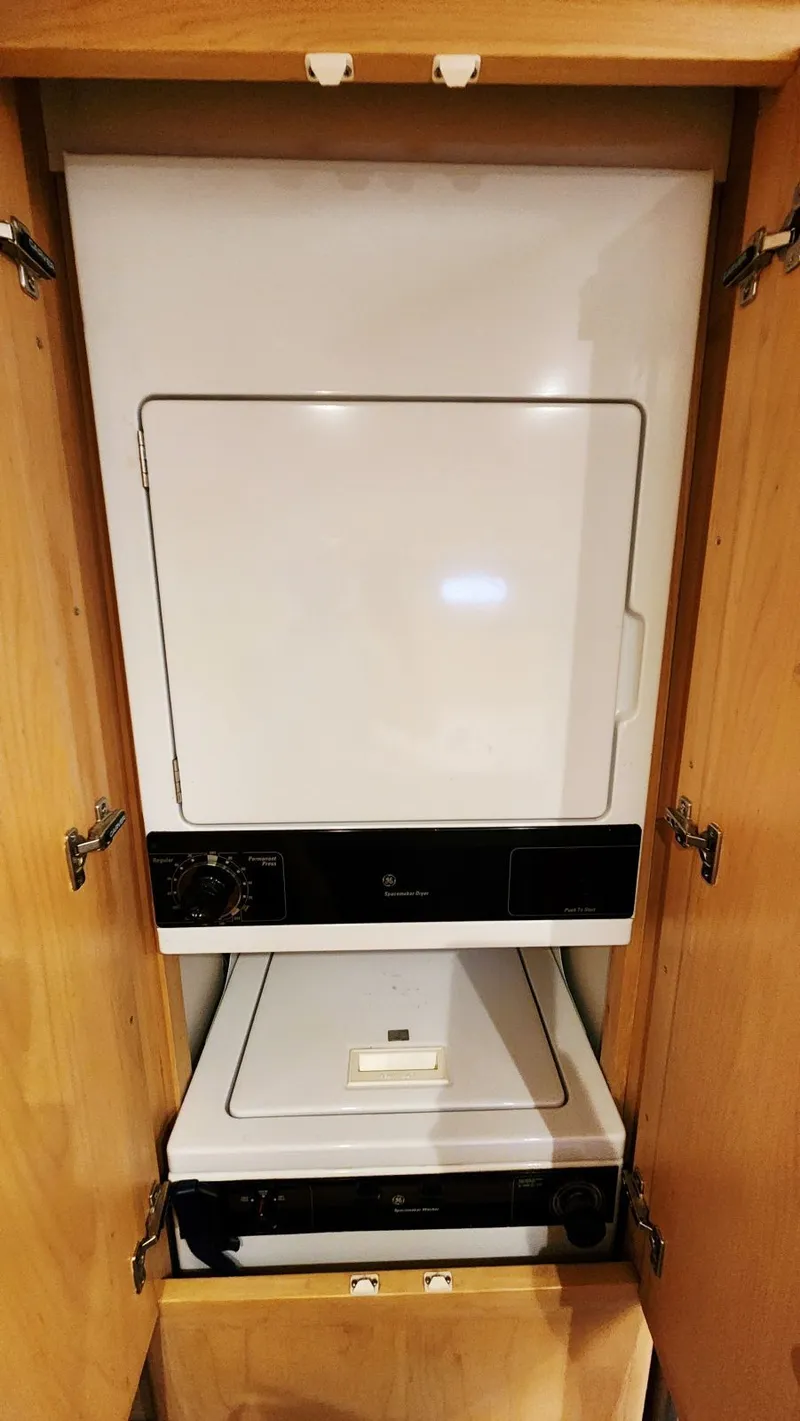 Slide: The Image of Carver 440 Aft Cabin Motor Yacht 1995 - 36