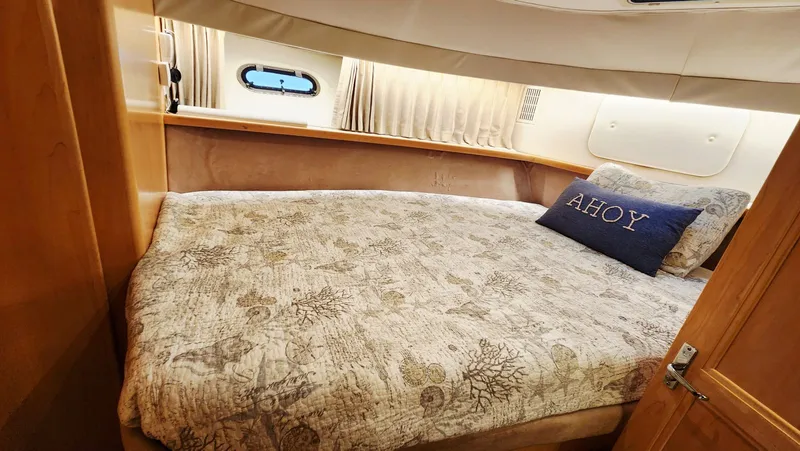 Slide: The Image of Carver 440 Aft Cabin Motor Yacht 1995 - 40