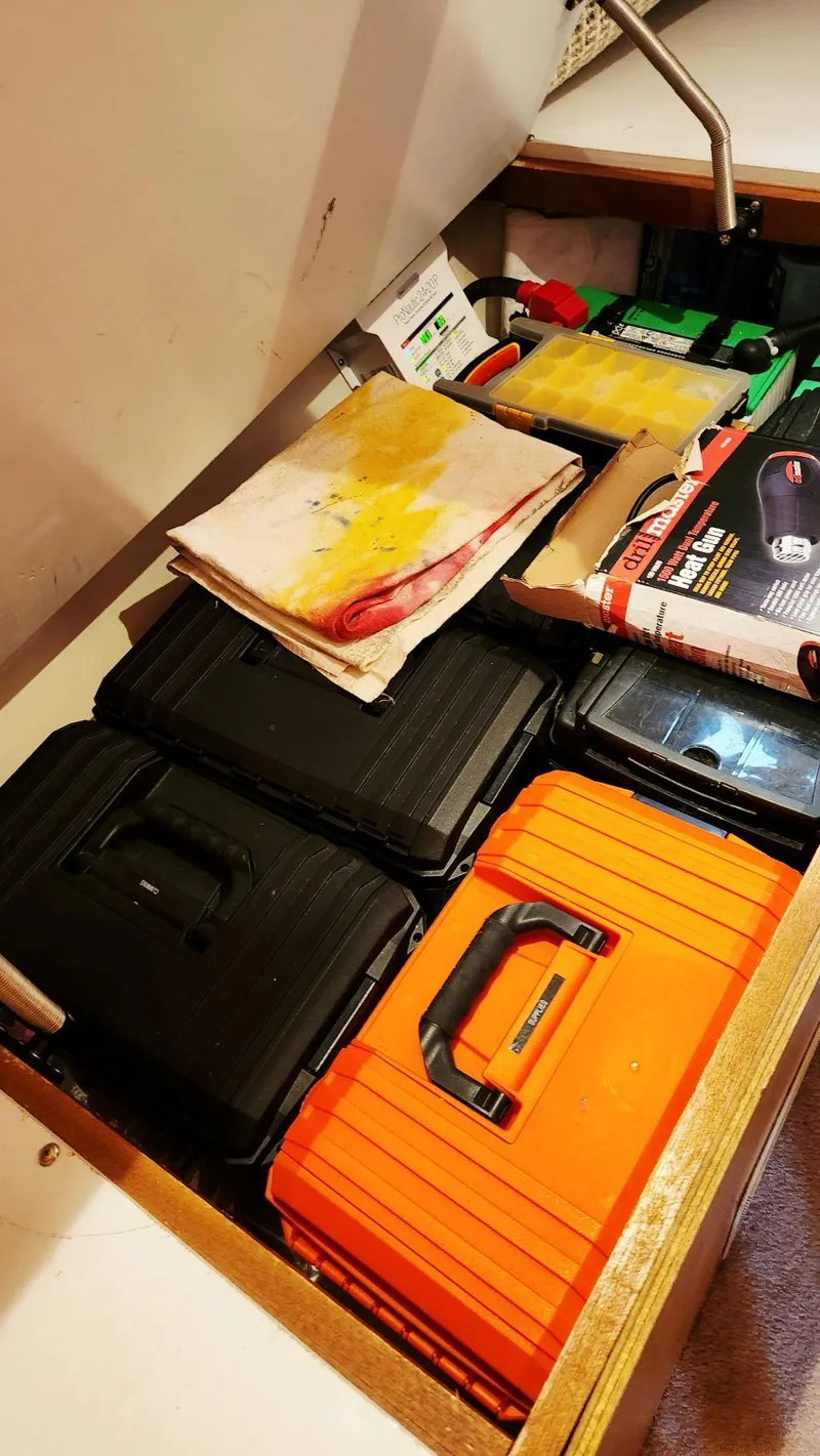 Slide: The Image of Carver 440 Aft Cabin Motor Yacht 1995 - 41