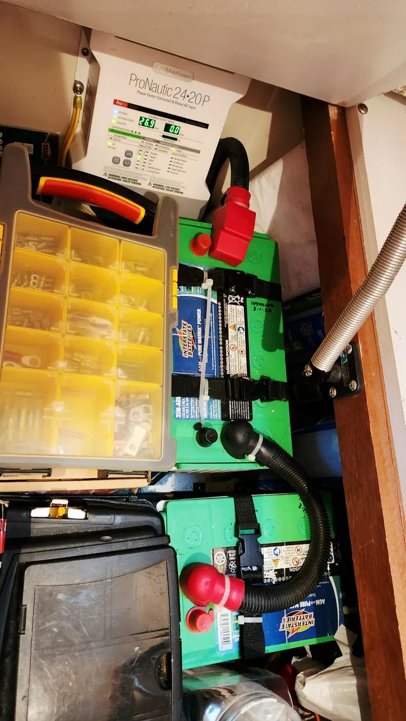 Slide: The Image of Carver 440 Aft Cabin Motor Yacht 1995 - 42