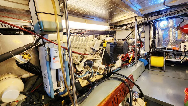 Slide: The Image of Carver 440 Aft Cabin Motor Yacht 1995 - 55