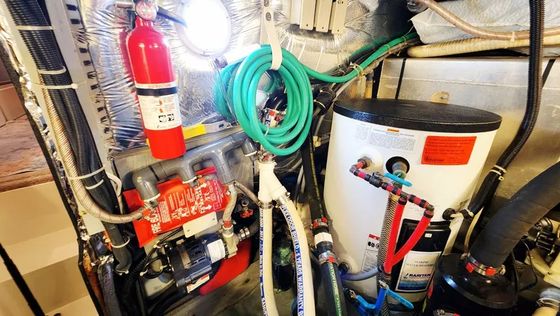 Slide: The Image of Carver 440 Aft Cabin Motor Yacht 1995 - 57