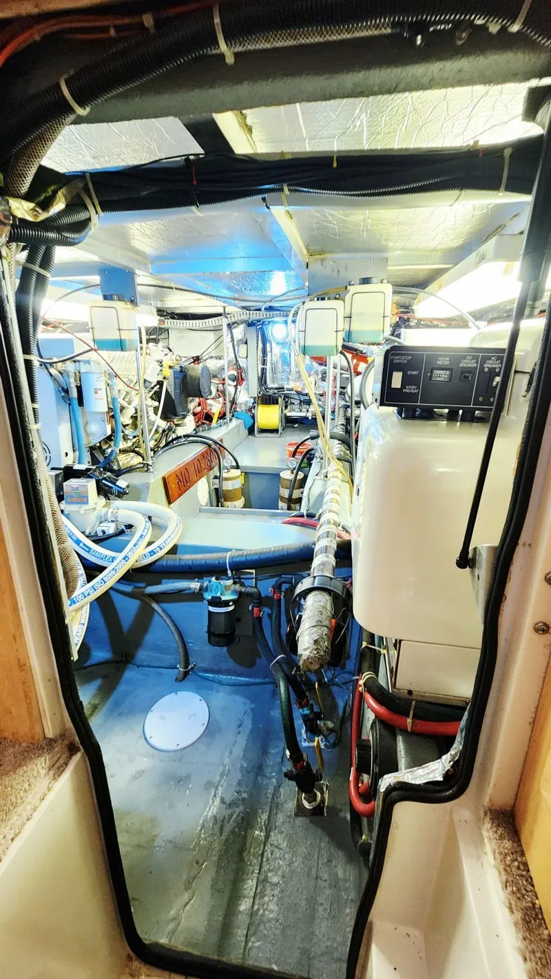 Slide: The Image of Carver 440 Aft Cabin Motor Yacht 1995 - 62