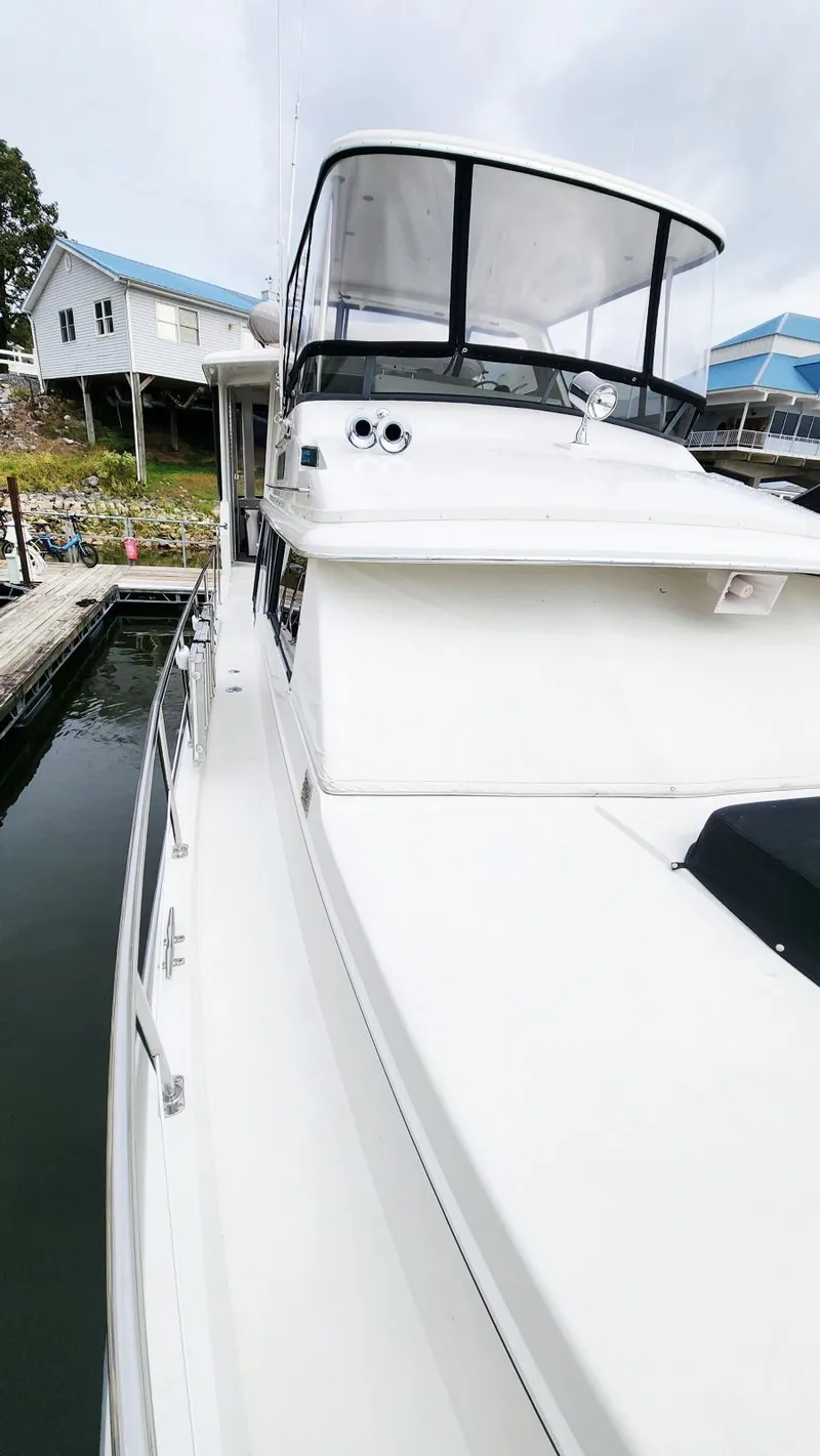 Slide: The Image of Carver 440 Aft Cabin Motor Yacht 1995 - 9