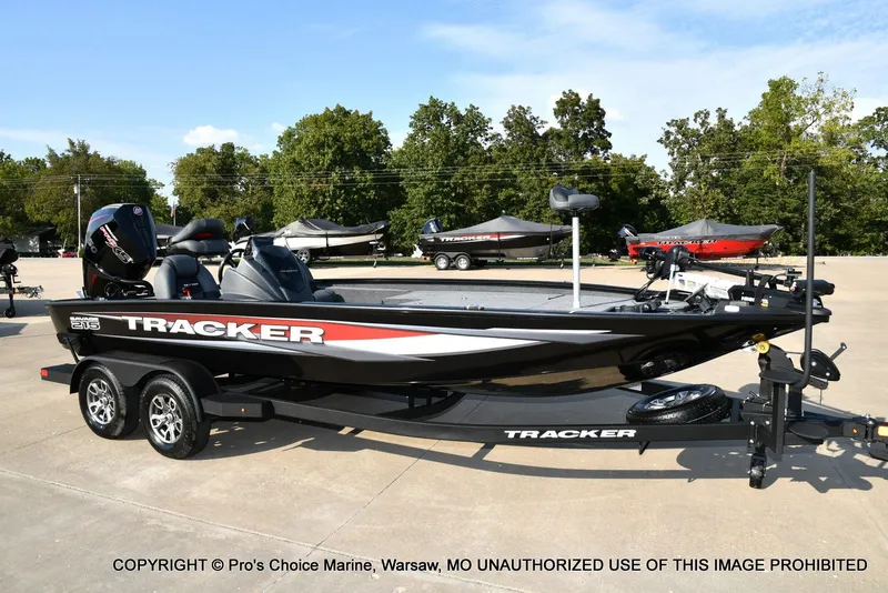 The Image of Tracker Savage 215 Big Catch Package 2026 - 1