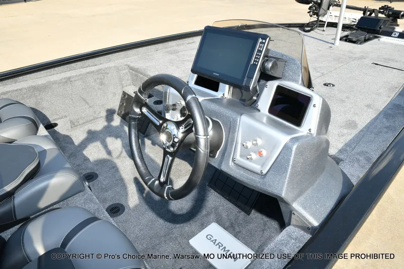 Slide: The Image of Tracker Savage 215 Big Catch Package 2026 - 34