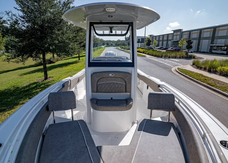 Slide: The Image of Sea Hunt Ultra 245 SE 2026 - 21