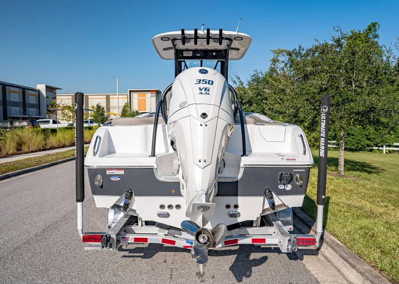 Slide: The Image of Sea Hunt Ultra 255 SE 2026 - 3