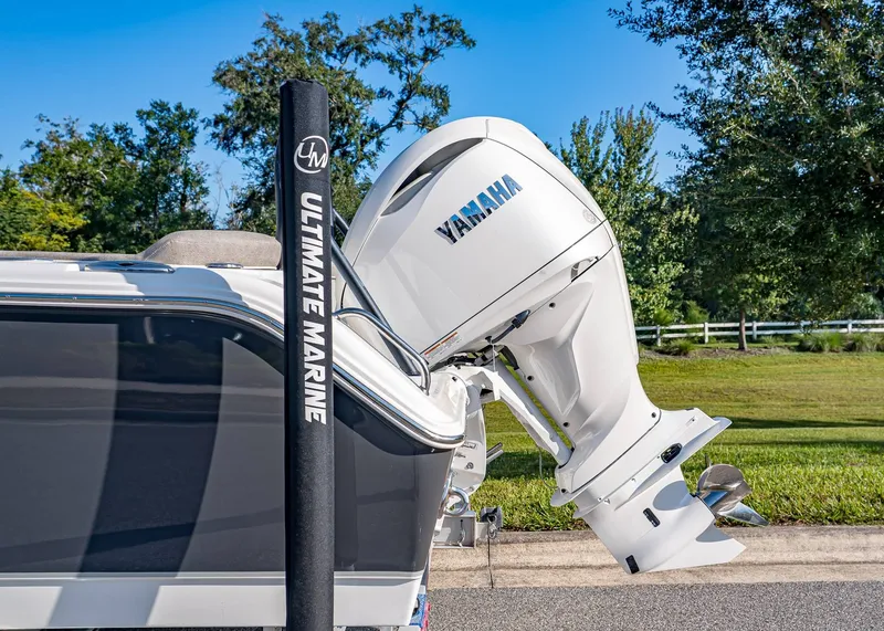 Slide: The Image of Sea Hunt Ultra 255 SE 2026 - 4