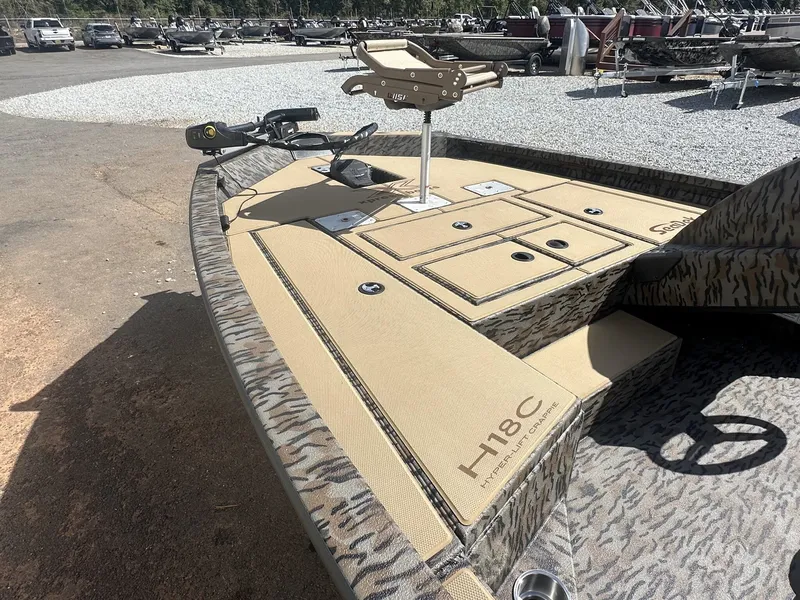 Slide: The Image of Xpress Hyper-Lift Crappie Series H18 2026 - 6