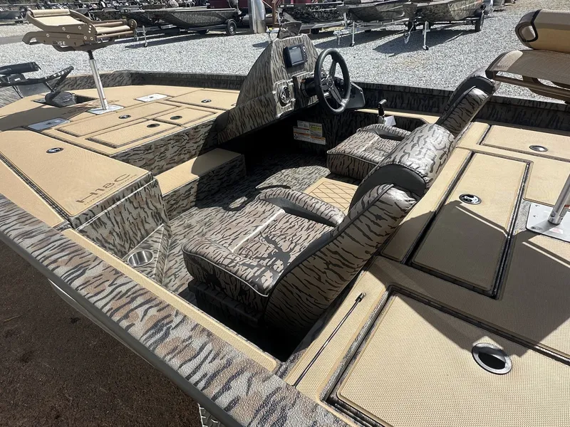 Slide: The Image of Xpress Hyper-Lift Crappie Series H18 2026 - 7