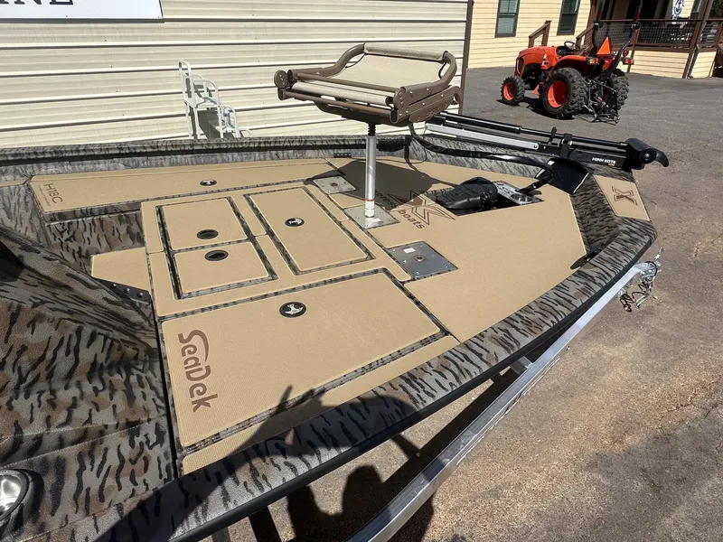 Slide: The Image of Xpress Hyper-Lift Crappie Series H18 2026 - 9