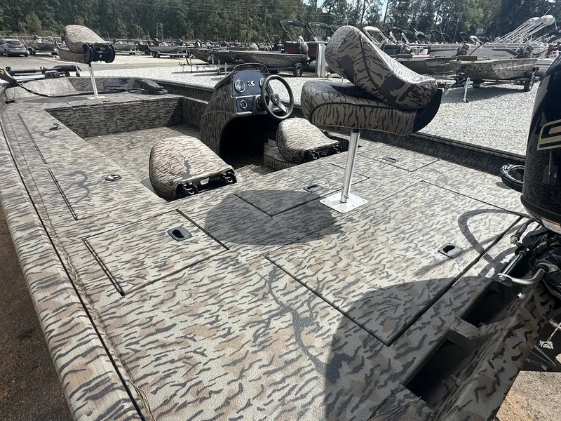 Slide: The Image of Xpress Xplorer Bass Series XP200 2026 - 6