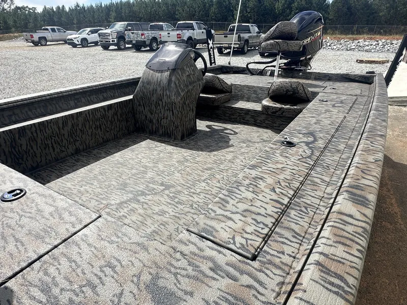 Slide: The Image of Xpress Xplorer Bass Series XP200 2026 - 7