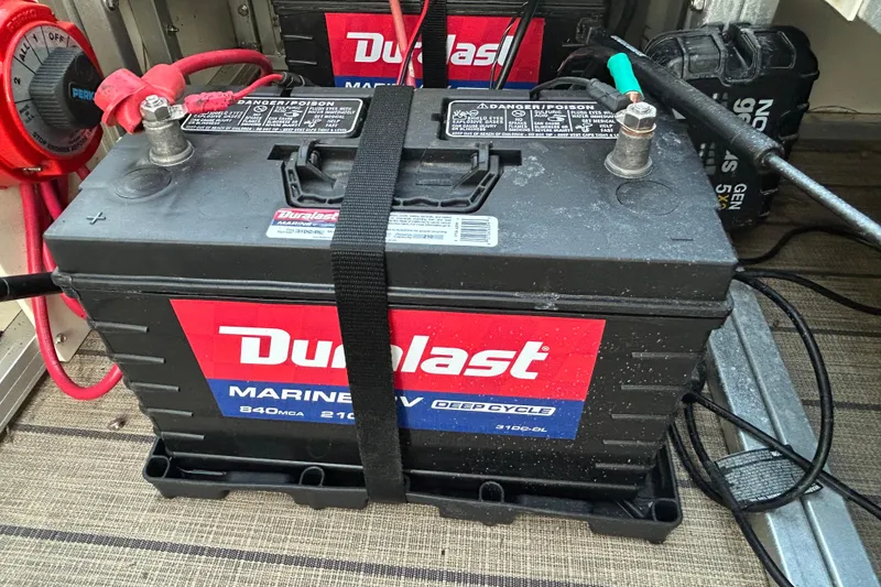 Slide: The Image of Maximum capacity label on 2022 Avalon Catalina 2585 VRB boat, 14 persons or 2063 lbs. - 10