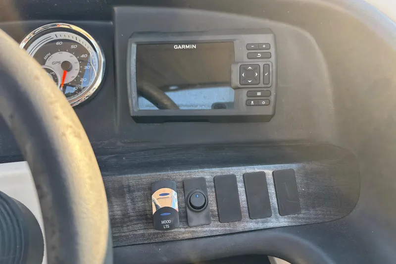 Slide: The Image of Dashboard of 2022 Avalon Catalina 2585 VRB with Garmin GPS and speedometer. - 46