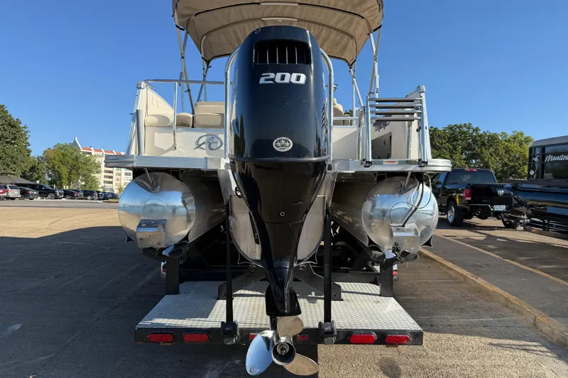 Slide: The Image of 2022 Avalon Catalina 2585 VRB pontoon boat with Suzuki 200 outboard motor. - 78