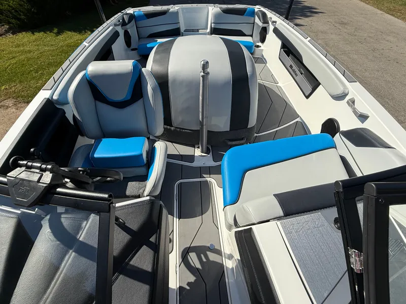 Slide: The Image of Malibu Response TXi 2023 - 670