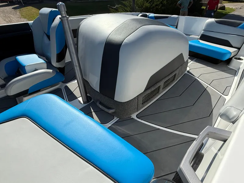 Slide: The Image of Malibu Response TXi 2023 - 671