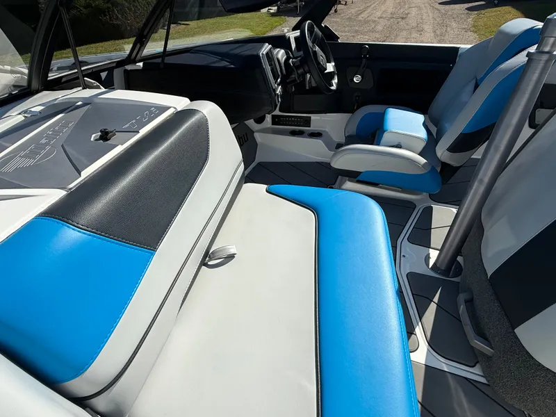 Slide: The Image of Malibu Response TXi 2023 - 672