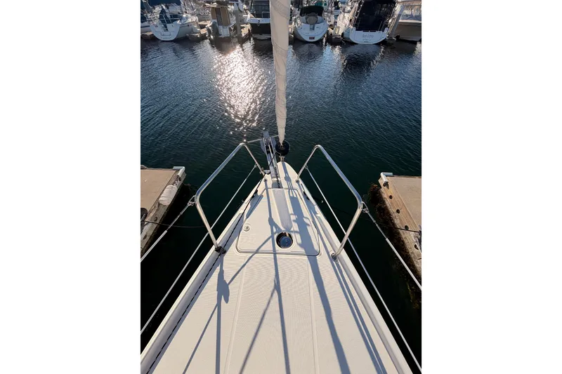 Slide: The Image of Bow view of 2020 Beneteau Oceanis 30.1 sailboat docked in marina. - 17
