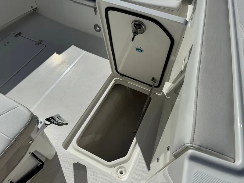 Slide: The Image of World Cat 235 TE 2026 - 15