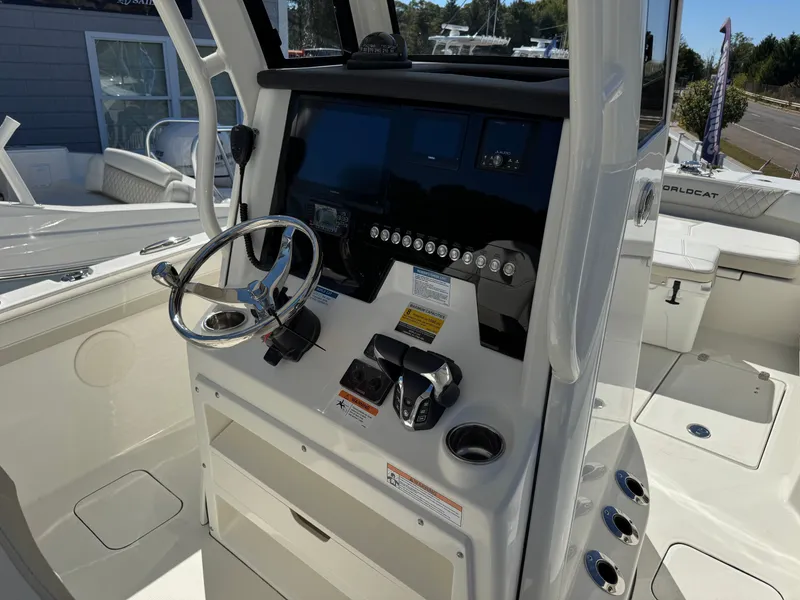 Slide: The Image of World Cat 235 TE 2026 - 19