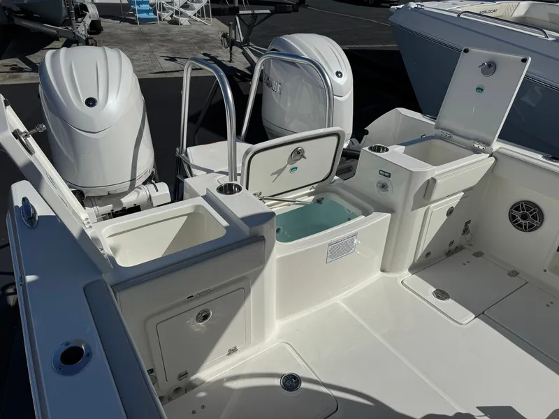 Slide: The Image of World Cat 235 TE 2026 - 27