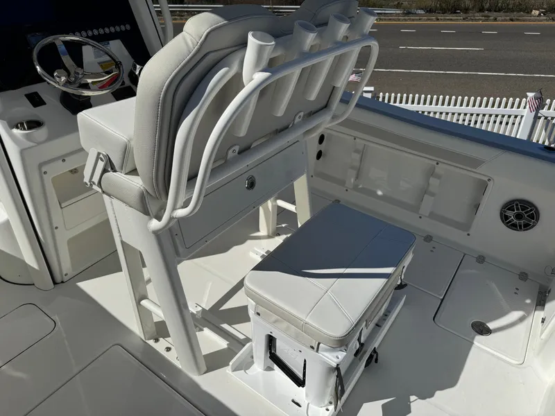 Slide: The Image of World Cat 235 TE 2026 - 28