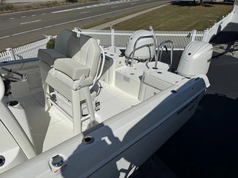 Slide: The Image of World Cat 235 TE 2026 - 6