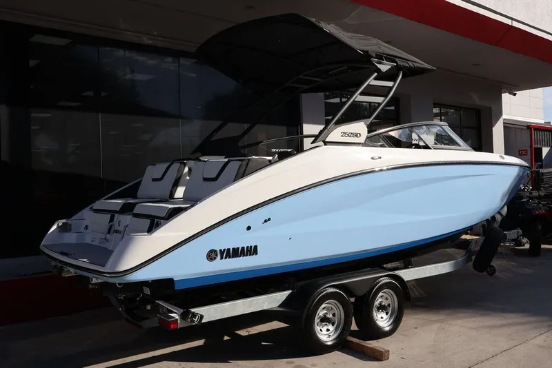 Slide: The Image of Yamaha 252SD 2026 - 3