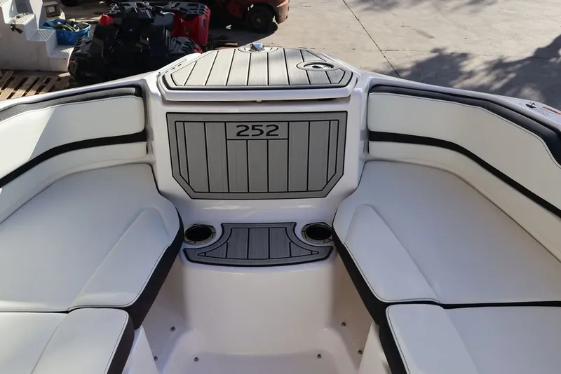 Slide: The Image of Yamaha 252SD 2026 - 37