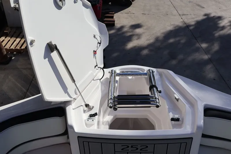 Slide: The Image of Yamaha 252SD 2026 - 38