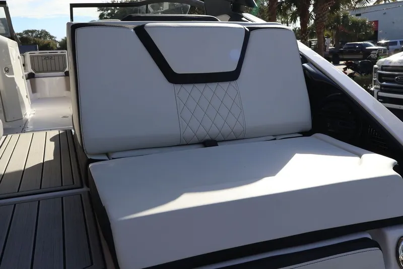 Slide: The Image of Yamaha 252SD 2026 - 8