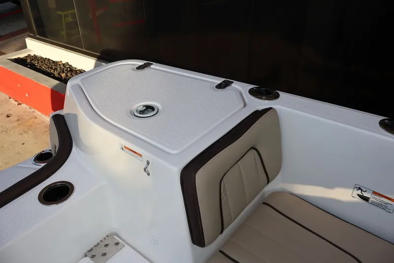 Slide: The Image of Yamaha 255 FSH Sport H 2026 - 28