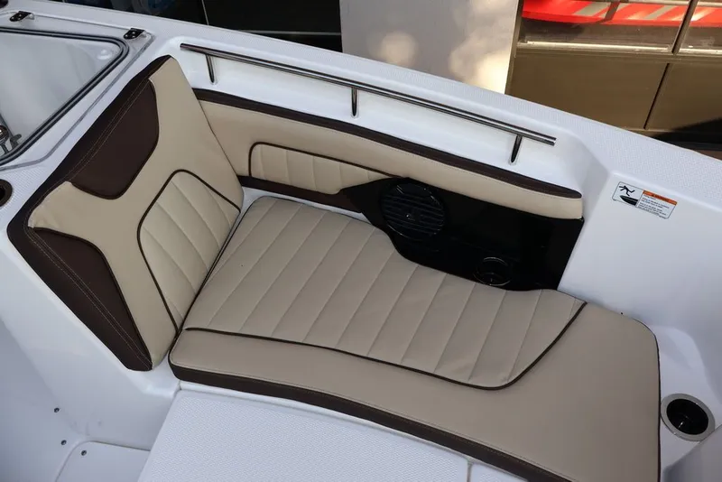 Slide: The Image of Yamaha 255 FSH Sport H 2026 - 5