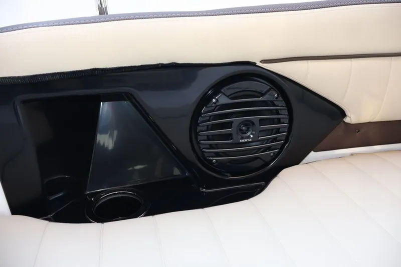 Slide: The Image of Yamaha 255 FSH Sport H 2026 - 8