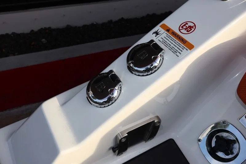 Slide: The Image of Scarab 285 LX 2026 - 29