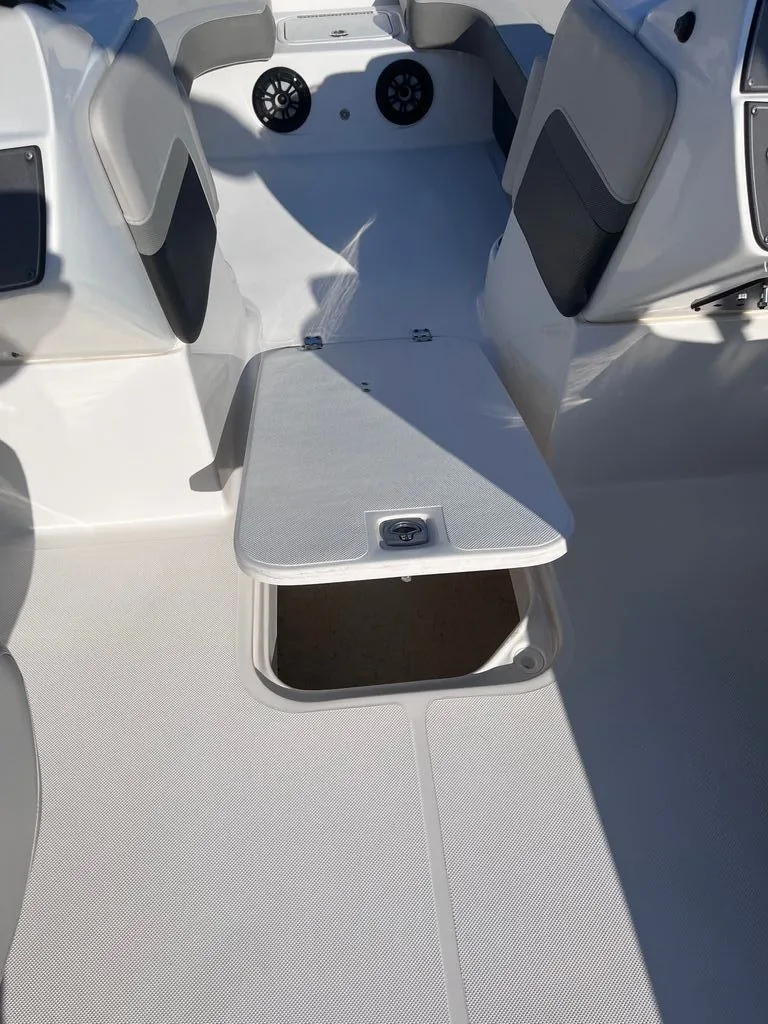 Slide: The Image of Hurricane Sundeck 2021 - 20